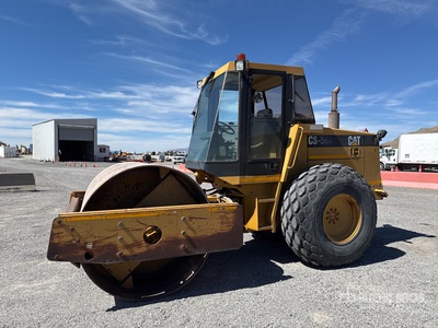 1995 Cat CS563CAW Smooth Drum Compactor
