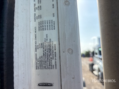 2019 Freightliner 122SD 6x4 T/A Dagcabine Trekker