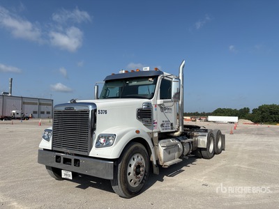 2020 Freightliner 122SD T/A Dagcabine Trekker