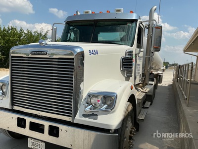 2022 Freightliner 122SD T/A Day Cab Truck Tractor
