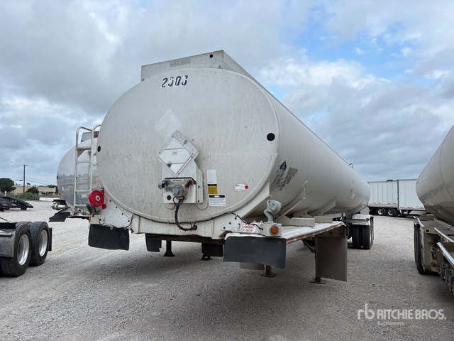 2013 LBT 406 9300 GAL 3100 gal T/A Tanker Trailer