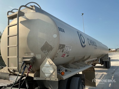 2013 Polar 406 9300 GAL Trailer cisterna