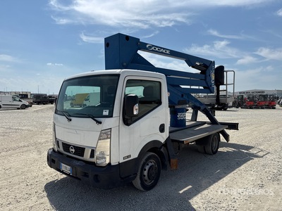2015 Socage DA320 20 m on 2015 Nissan Cabstar 35.12 Camión con Canastilla (Inoperable)
