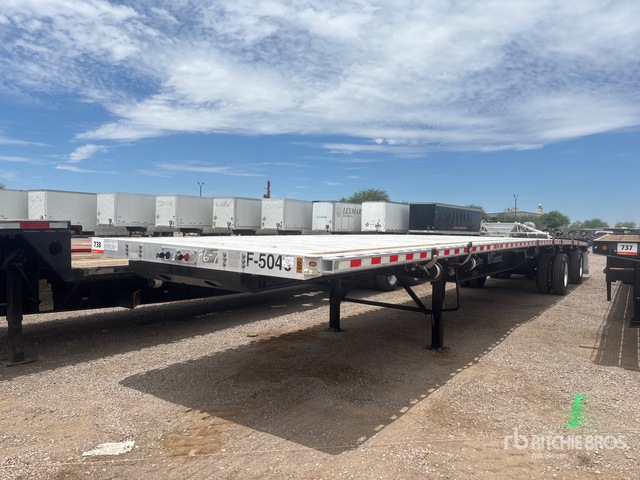 2013 Fontaine 53 ft T/A Spread Axle Flatbed Trailer