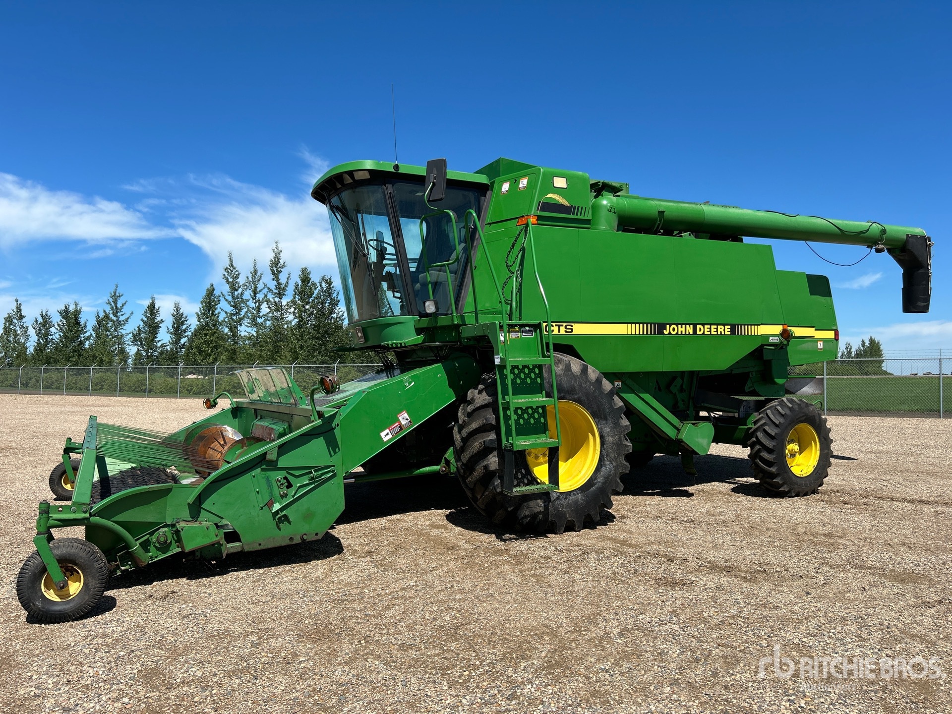 1995 John Deere CTS Combine Harvester