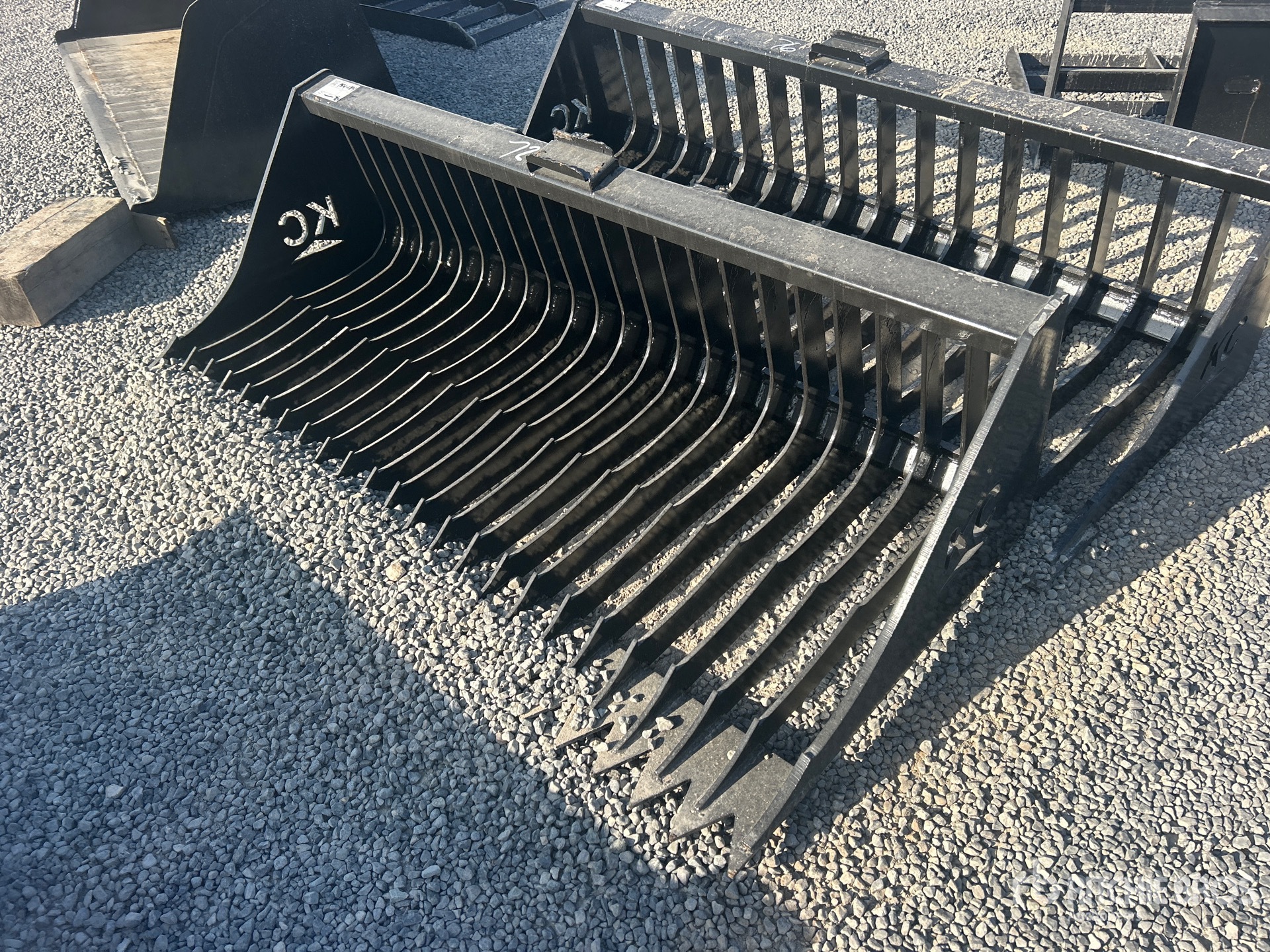 2025 Kit Containers QT-SB-H72-F 72 in Skeleton Skid Steer Bucket
