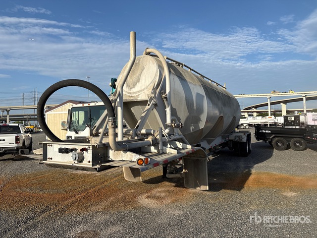 2015 Polar T/A Pneumatic Bulk Trailer