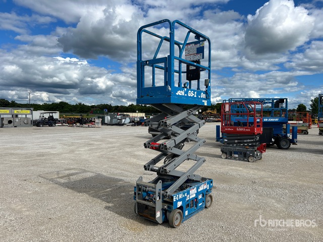 2020 Genie GS-1330m Electric Scissor Lift