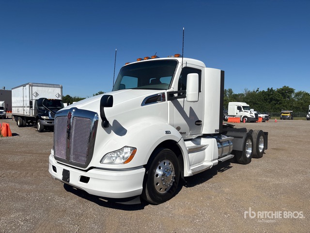 2019 Kenworth T680 6x4 T/A Day Cab Truck Tractor