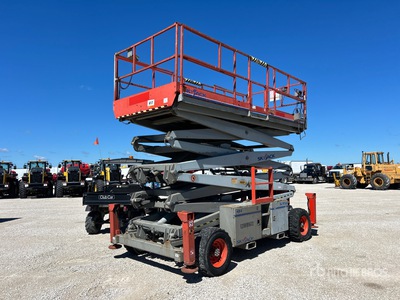 2013 Skyjack SJ9250 4x4 Dual Fuel シザーリフト