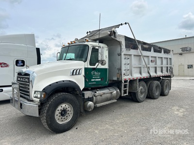 2010 Mack GU713 8x4 Tipper Truck