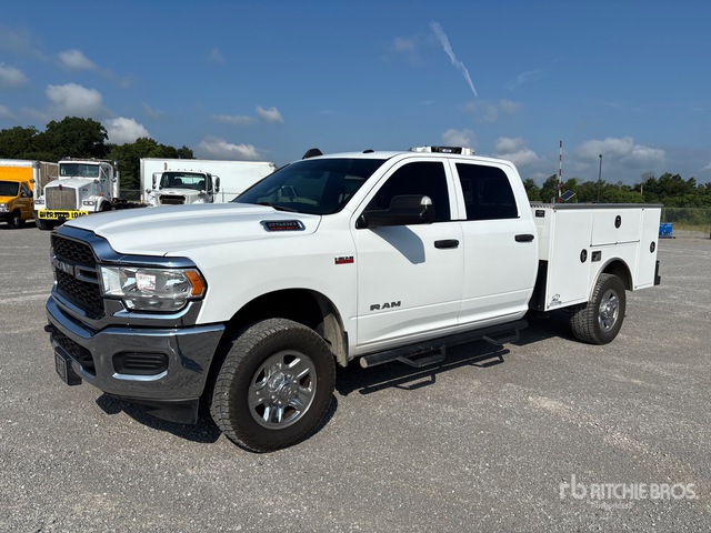 2022 Ram 2500 4x4 Crew Cab Utility Truck