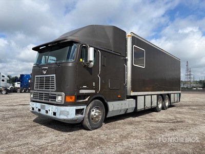 1999 International 9800 6x4 Van Truck