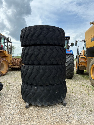Quantity of (4)  Michelin HXA2 &ndash; 23.5 R25 Loader Tires