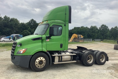 2020 Freightliner Cascadia 116 6x4 تراكتور شاحنة نهارية (ثنائية المحور)