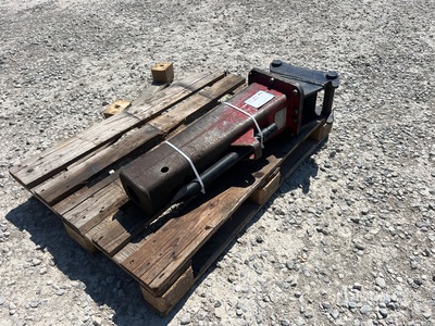 2015 Socomec DMS95/2 Hydraulic Breaker