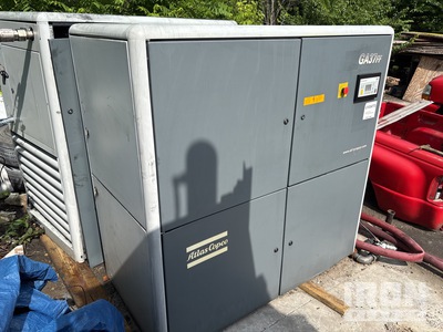 2000 Atlas Copco GA37 209 cfm 50 HP - 209 CFM Compresseur à air