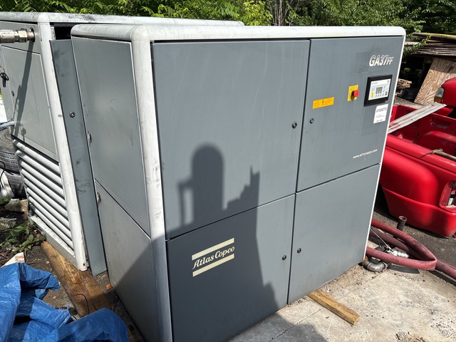 2000 Atlas Copco GA37 209 cfm 50 HP - 209 CFM Air Compressor