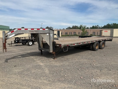 2016 Friesen 20000 lb 26 ft T/A Gooseneck Flatbed Trailer