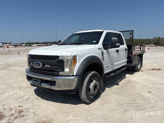 2017 Ford F-550 4x2 Crew Cab Flatbed Truck