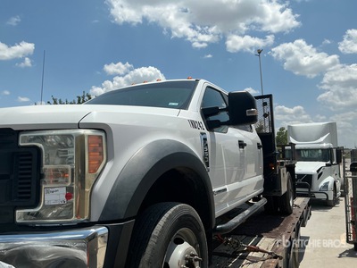 2017 Ford F-550 4x2 Crew Cab Service Truck