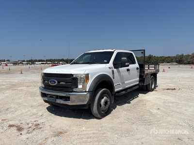2017 Ford F-550 4x2 Crew Cab Camion à Plateau