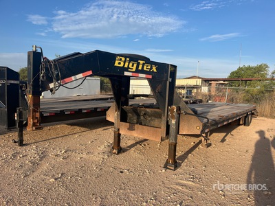 2009 Big Tex 30 ft T/A Gooseneck Equipment Trailer