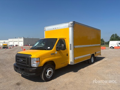 2022 Ford E-350 4x2 Furgonetka