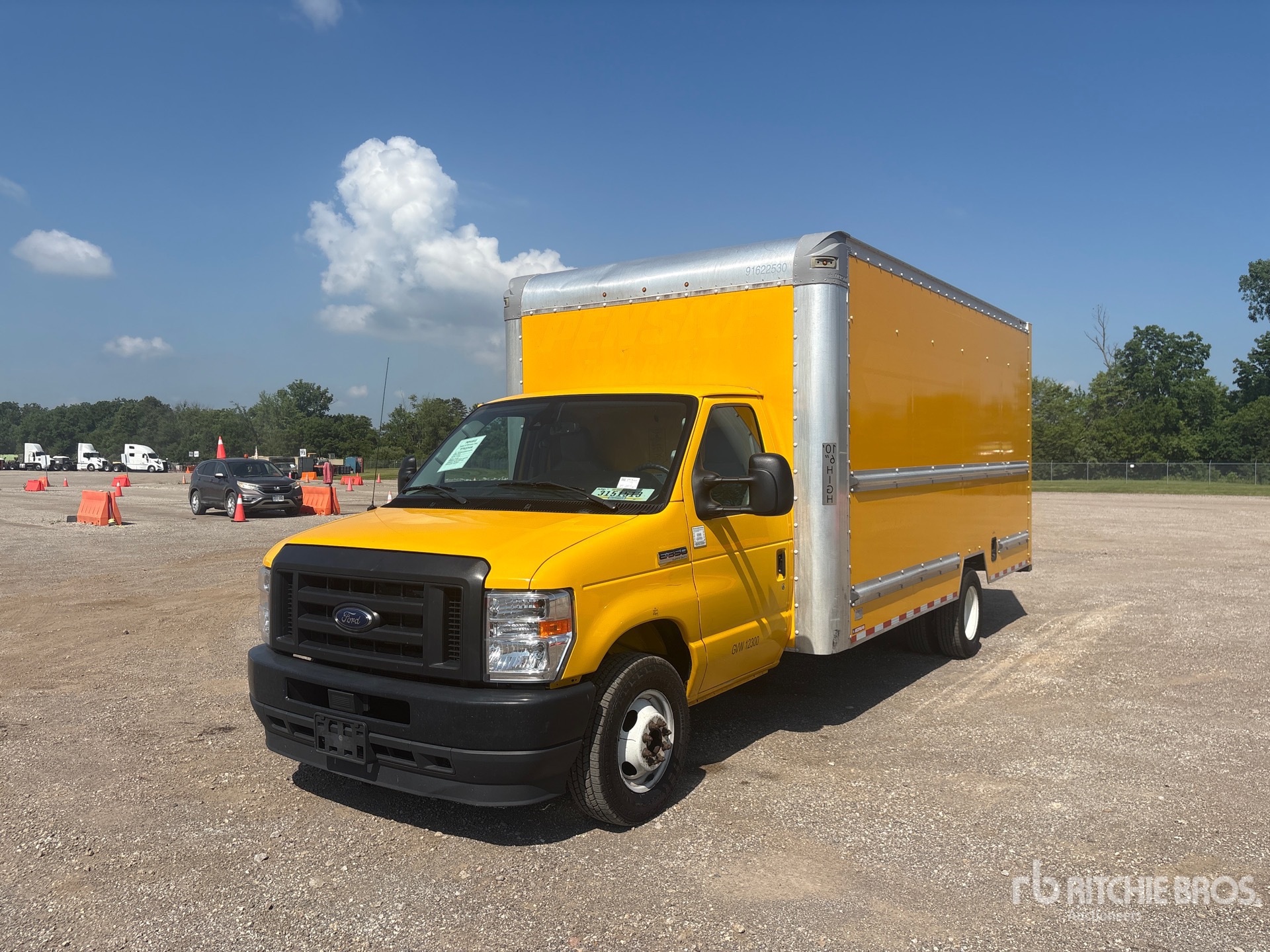 2022 Ford E-350 4x2 Van Truck