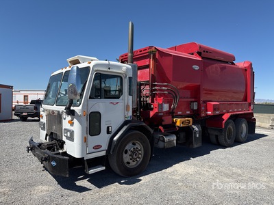 2016 Peterbilt 320 6x4 Side Loader Camion de collecte des ordures ménagères
