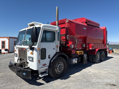 2016 Peterbilt 320 6x4 Side Loader Camion de collecte des ordures ménagères
