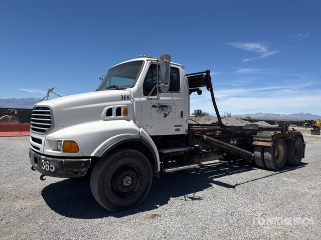 2006 Sterling LT9500 6x4 Roll-Off Truck