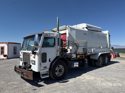 2016 Peterbilt 320 6x4 Side Loader Camion de collecte des ordures ménagères