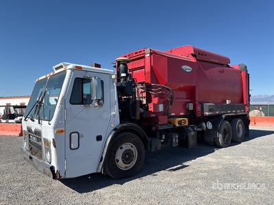 2015 Mack LEU600 6x4 Side Loader شاحنة جمع النفايات