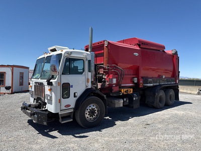 2016 Peterbilt 320 6x4 Side Loader Camion de collecte des ordures ménagères