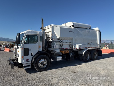 2016 Peterbilt 320 6x4 Side Loader Camion de collecte des ordures ménagères