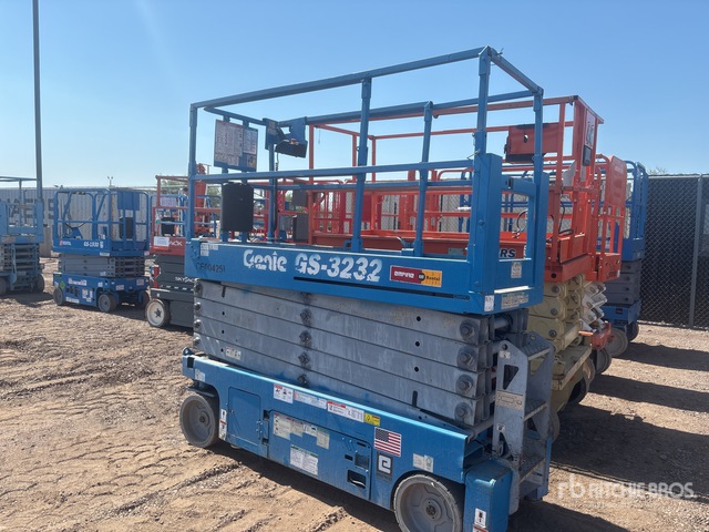 2013 Genie GS3232 Electric Scissor Lift