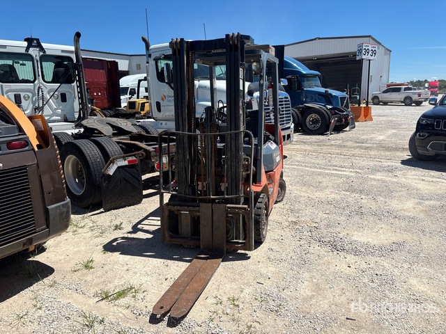2006 Toyota 7FGCU25 4800 lb Cushion Tire Forklift (Inoperable)