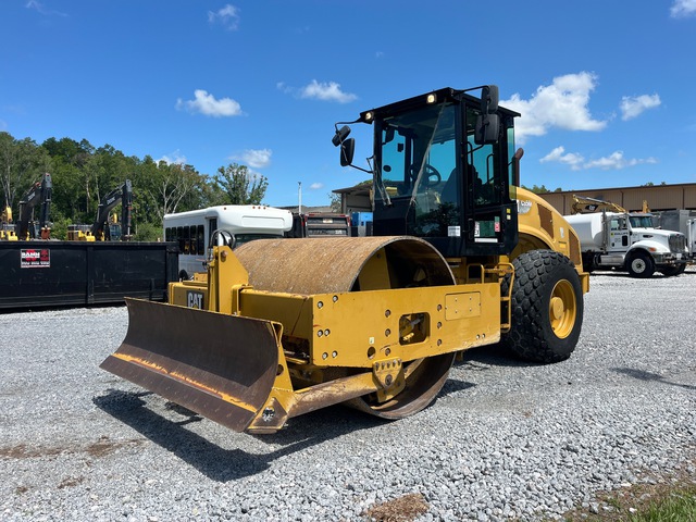 2013 Cat CS56B Smooth Drum Compactor 2013 Cat CS56B Smooth Drum Compactor