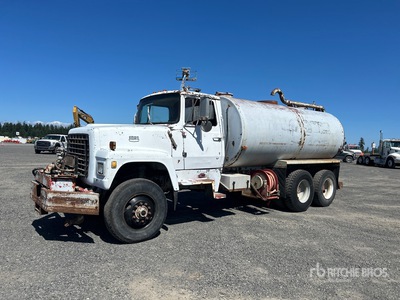 1972 Ford F9000 3700 gal 6x4 Camion cisterna de agua