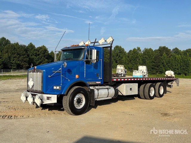 2018 Kenworth T800 6x4 Flatbed Truck