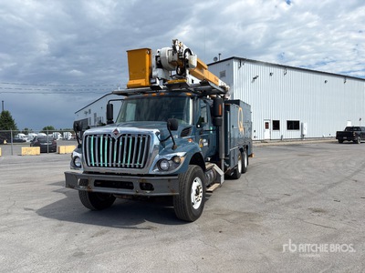 2010 International 7400 SBA 6x4 Bucket Truck