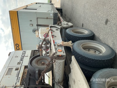 1986 Arne's 50 ft T/A Folding Neck Trailer