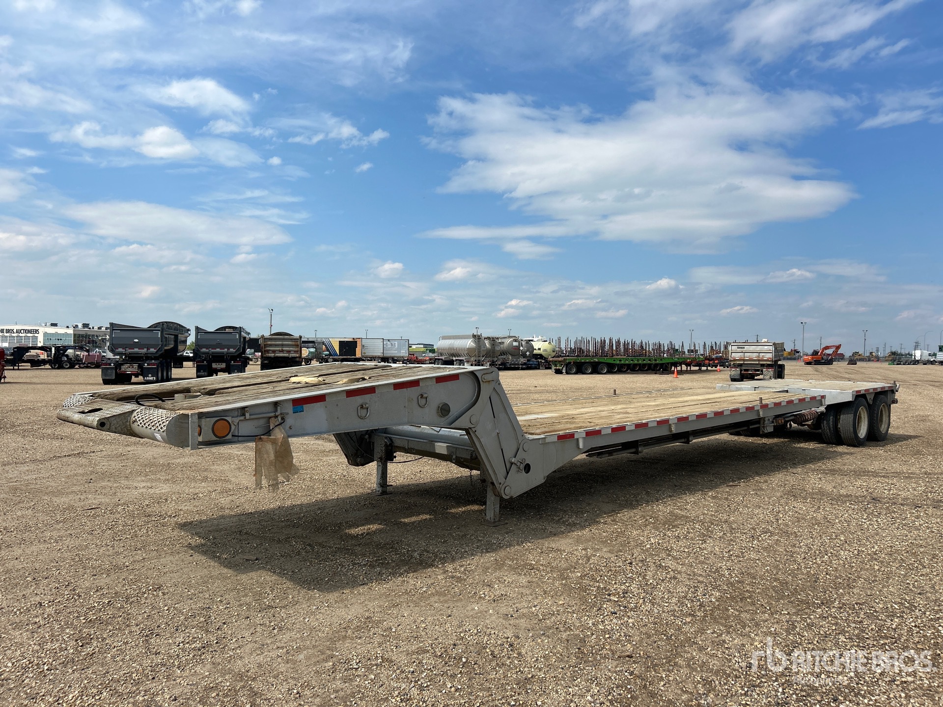 1986 Arne's T/A Trombone Folding Neck Trailer