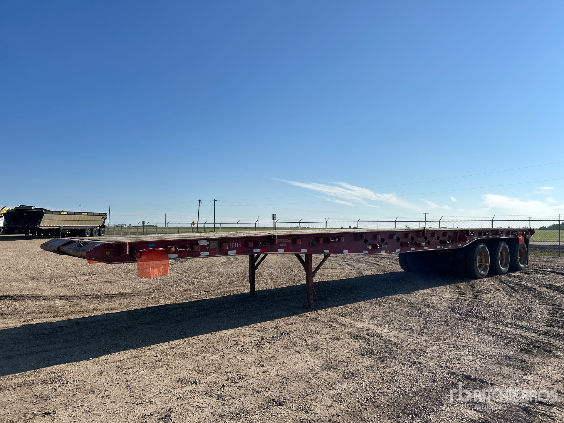 2006 Doepker 48 ft Tri/A Flatbed Oilfield Trailer