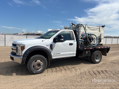 2019 Ford F-550 XLT 4x4 平台トラック