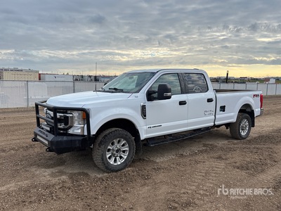 2022 Ford F-350 XLT 4x4 Crew Cab Pickup