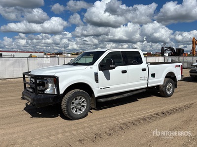 2022 Ford F-350 XLT 4x4 Crew Cab Pickup
