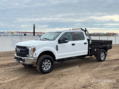 2018 Ford F-350 XL 4x4 Crew Cab Flatbed Truck