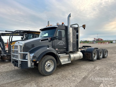 2026 Kenworth T880 8x6 Tracteur routier couchette